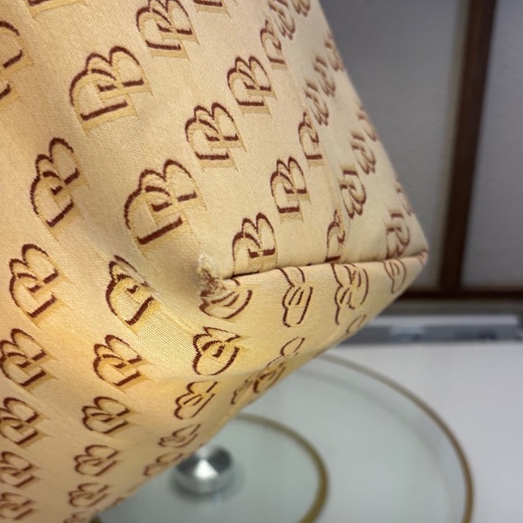 Dooney & Bourke Vintage Signature Tan and Brown Tote with original coin case - Picture 4 of 11